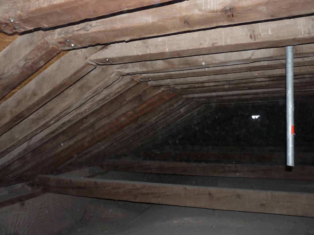 081Trasdós bóveda central Estructura madera
